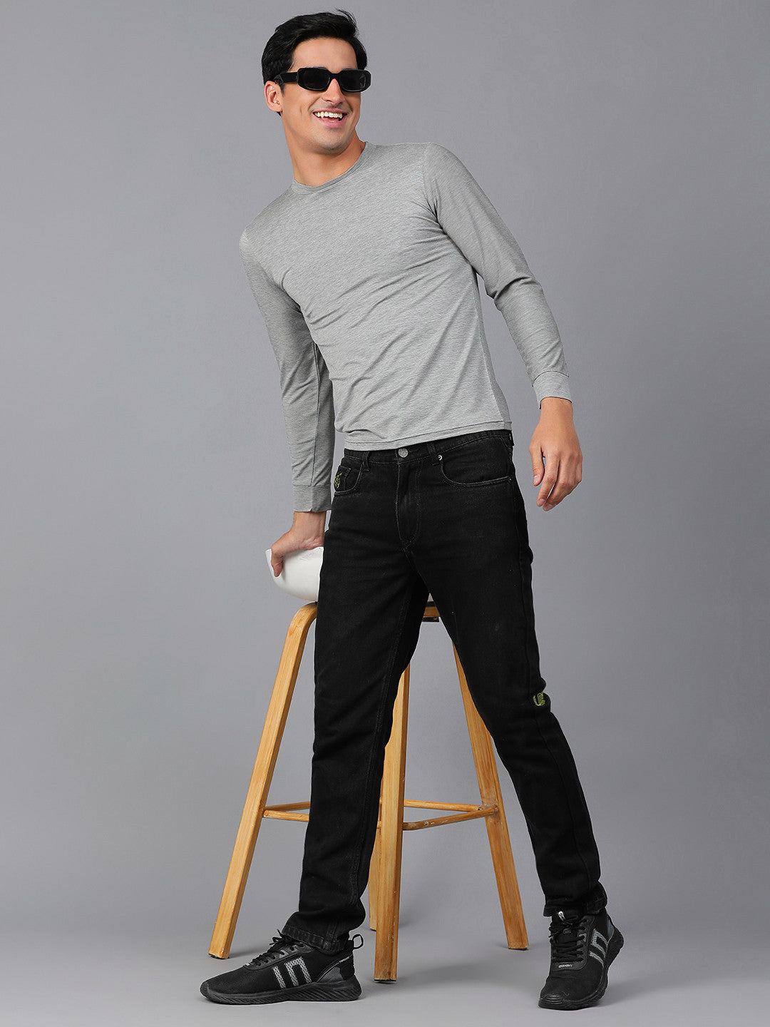 KOTTY Solid Men Round Neck Grey T-Shirt