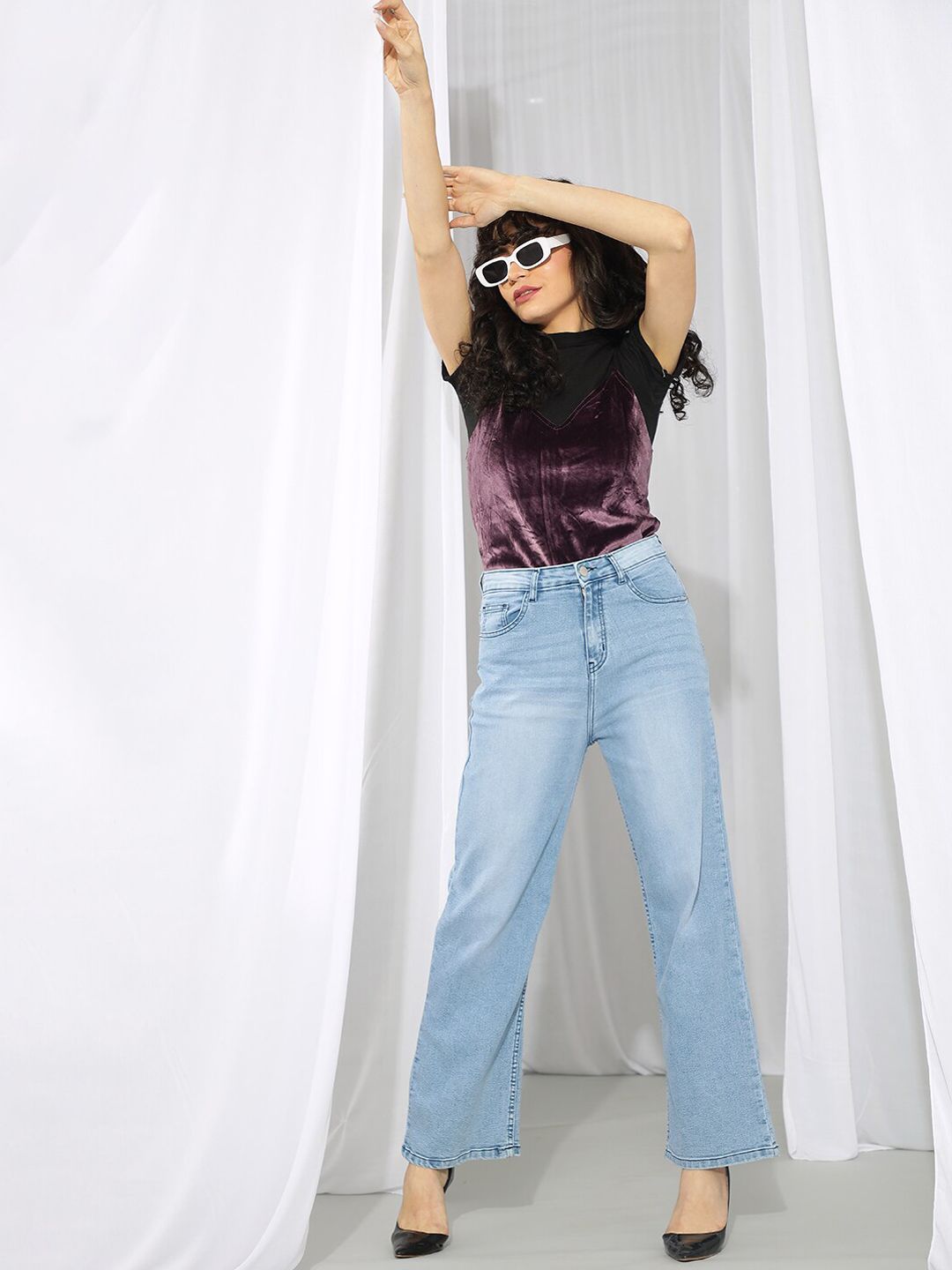 Kotty Women Blue Straight Fit High-Rise Light Fade Stretchable Jeans