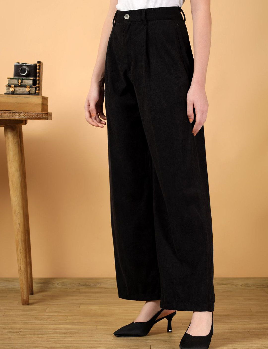 Kotty Women Relaxed Straight Leg Straight Fit High-Rise Easy Wash Corduroy Pleated Trousers