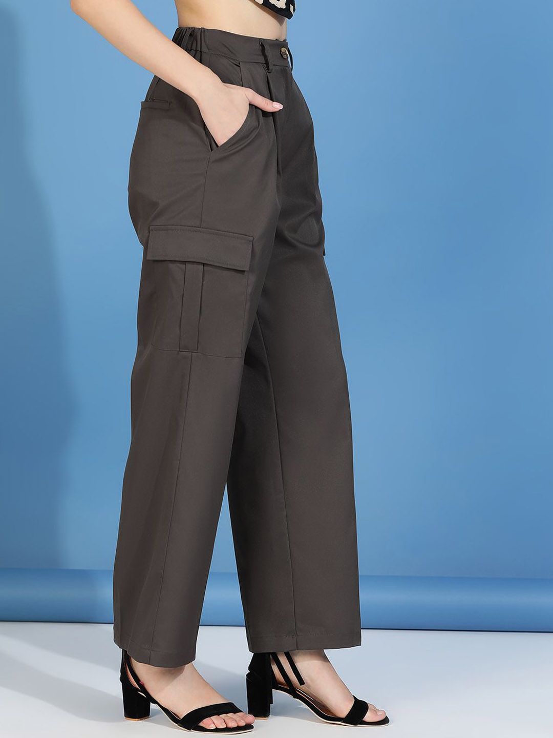 Kotty Women Relaxed Straight Fit High-Rise Pleated Trouser