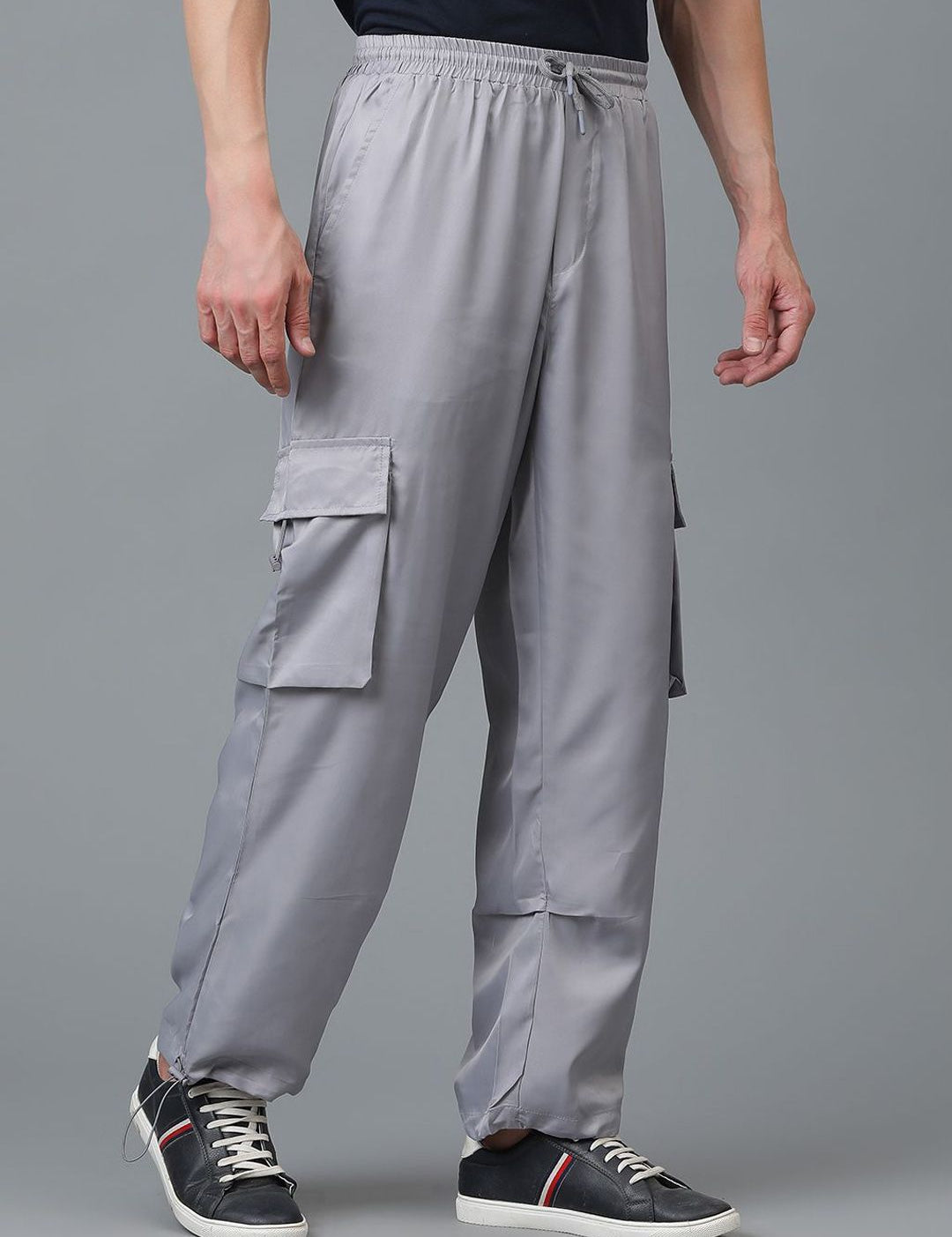 Kotty Men Relaxed Low-Rise Easy Wash Cargos Trousers