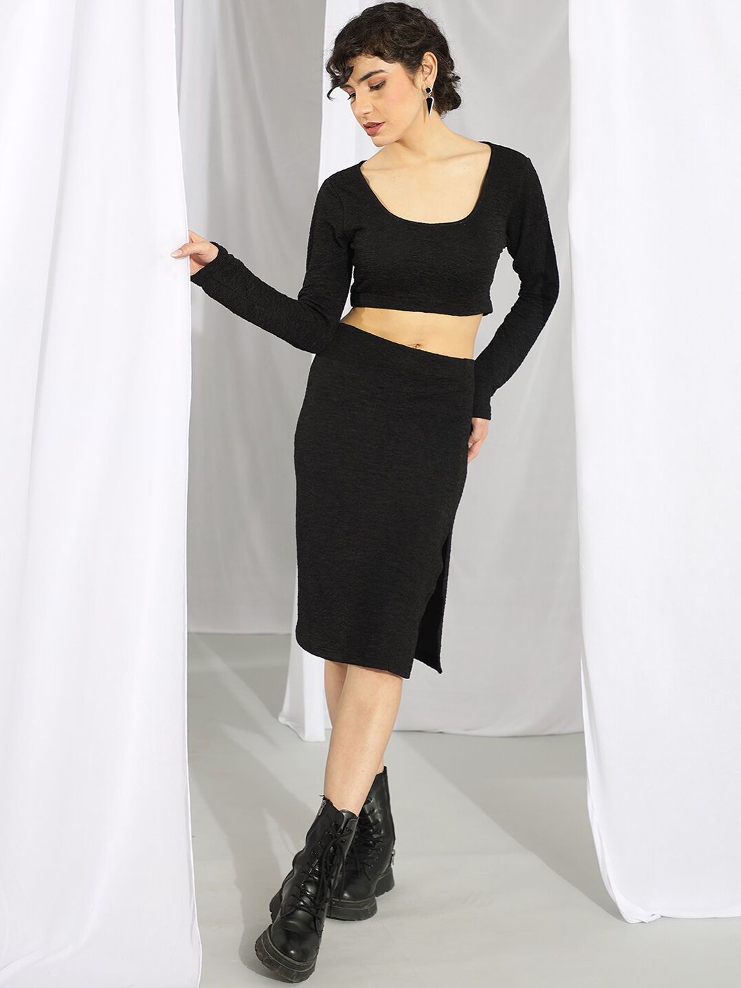 Kotty Long Sleeves Crop Top & Slip-On Skirt