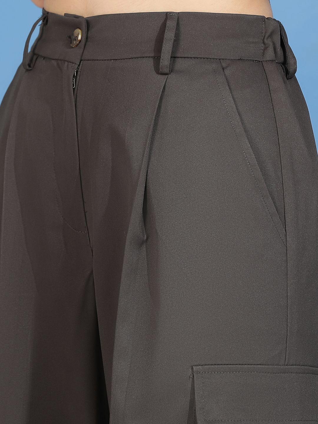 Kotty Women Relaxed Straight Fit High-Rise Pleated Trouser