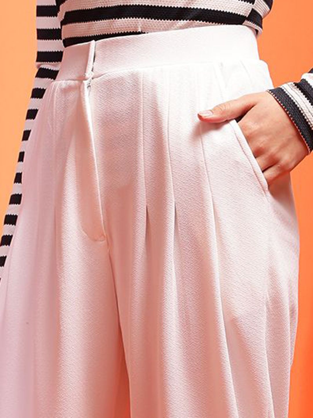 Kotty Women Relaxed High-Rise Easy Wash Pleated Trousers