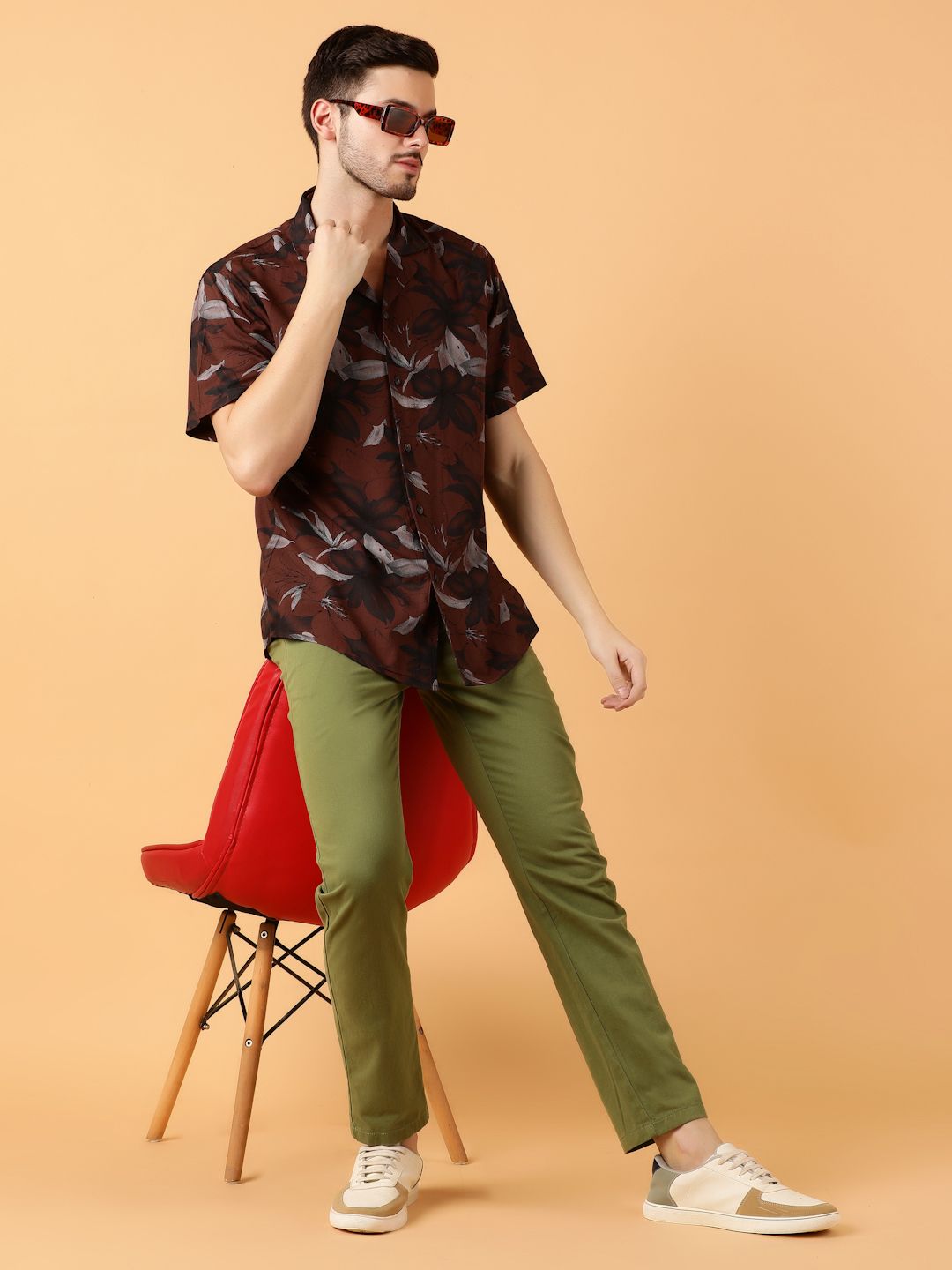 Kotty Men Relaxed Spread Collar Graphic Printed Cotton Casual Shirt