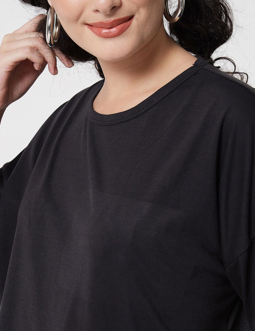 Kotty Women Black Drop-Shoulder Sleeves Applique Oversized  T-shirt