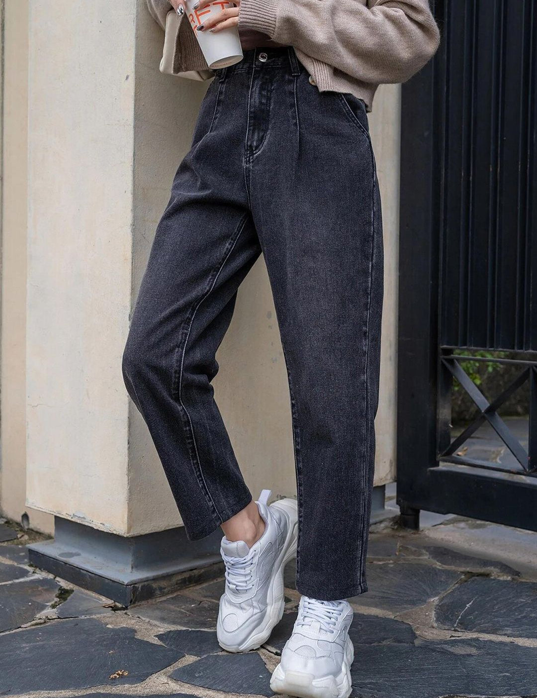 Kotty Women Straight Fit High-Rise Light Fade Stretchable Jeans