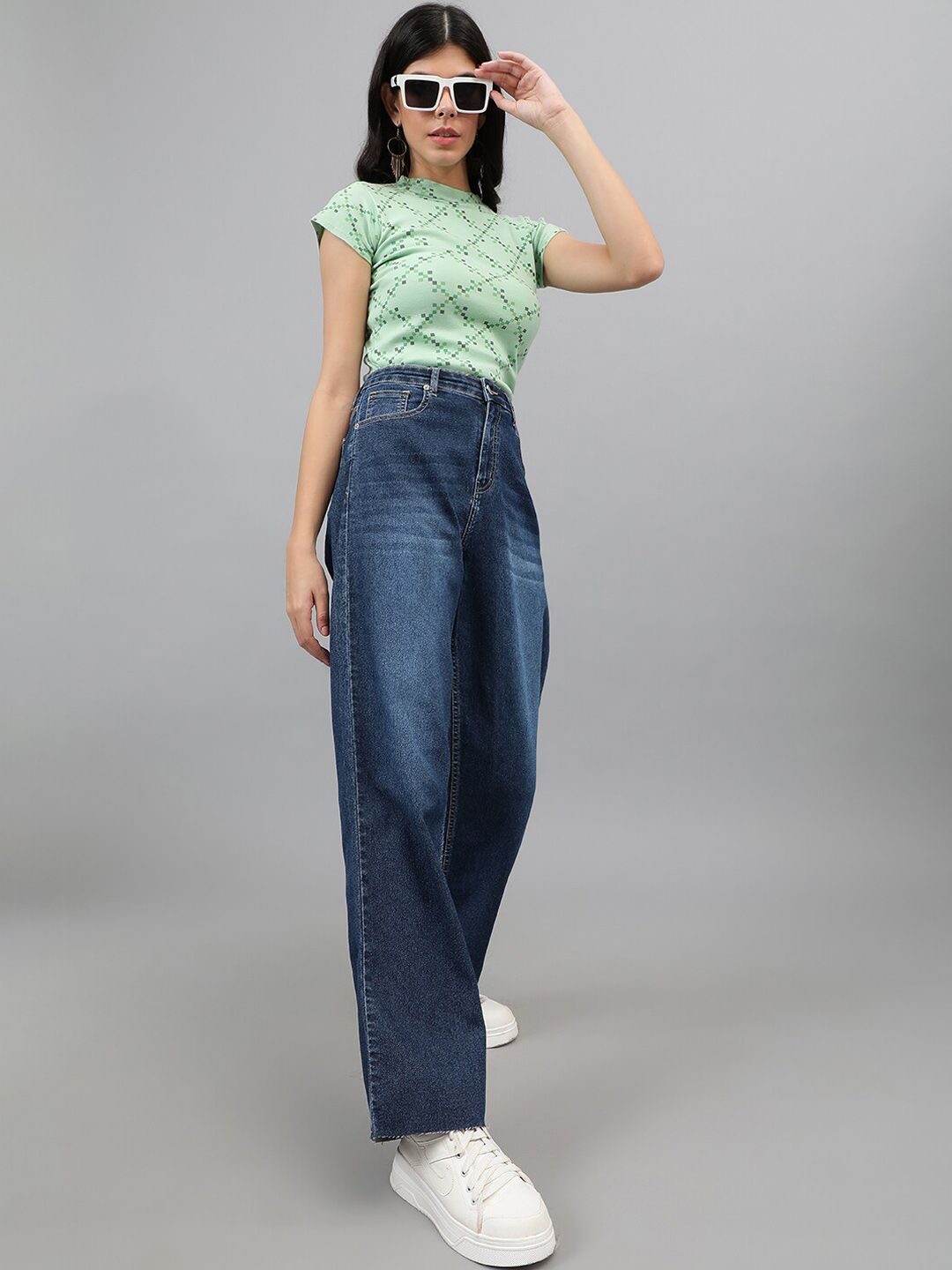 Kotty Women Jean Straight Fit High-Rise Light Fade Stretchable Jeans