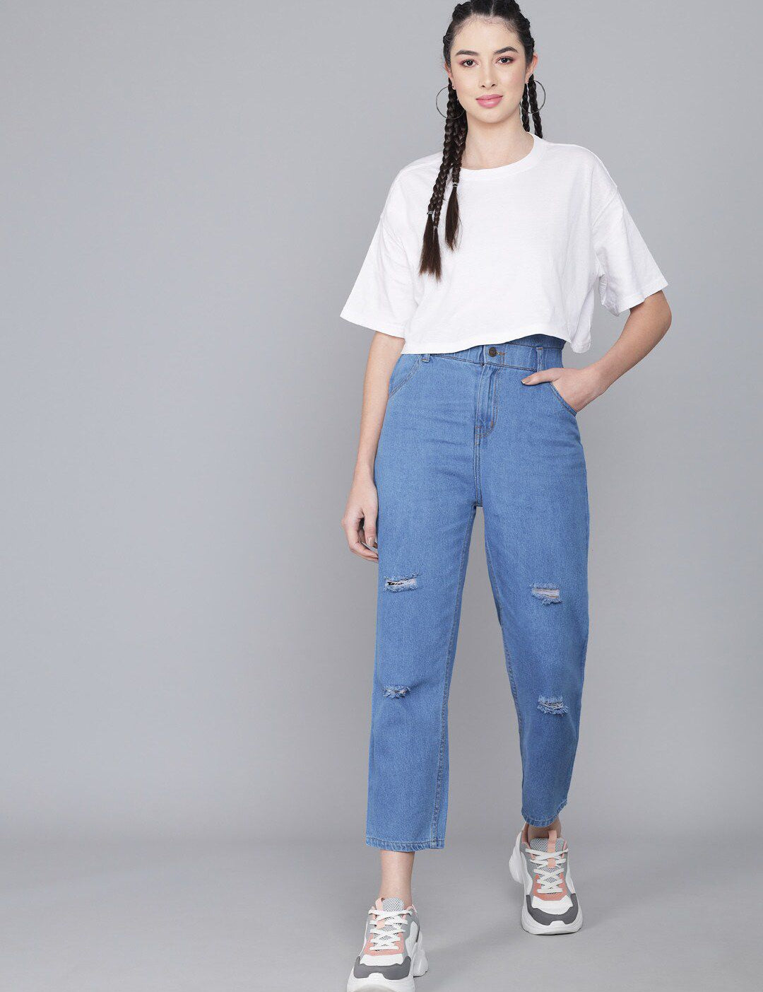 Kotty Women Blue Boyfriend Fit High-Rise Mildly Distressed Light Fade Jeans