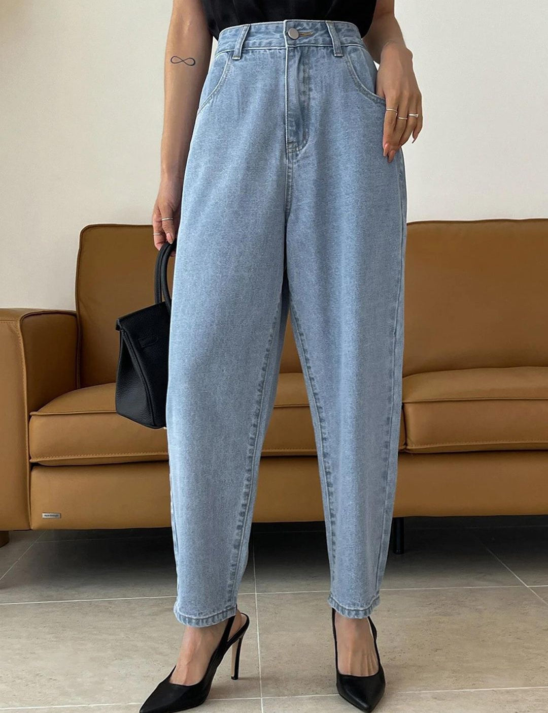 Kotty Women Blue Relaxed Fit High-Rise Clean Look Stretchable Cropped Jeans