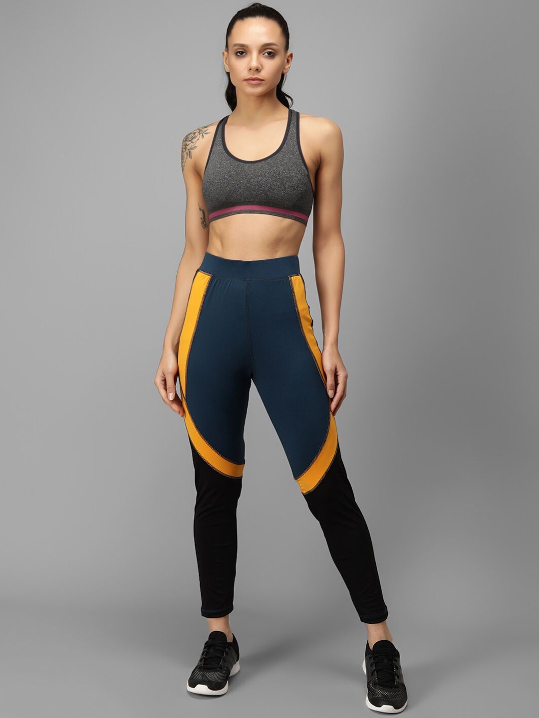 Kotty Women Green & Yellow Colourblocked Tights