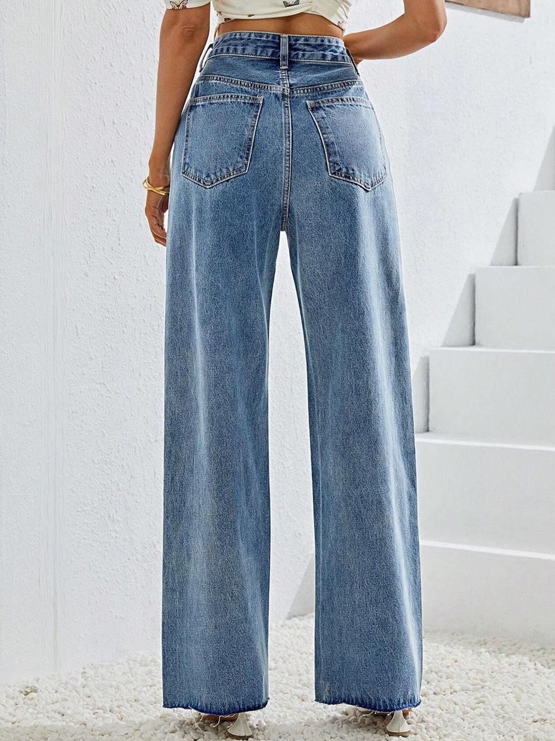 Kotty Women High-Rise Clean Look Heavy Fade Stretchable Jeans