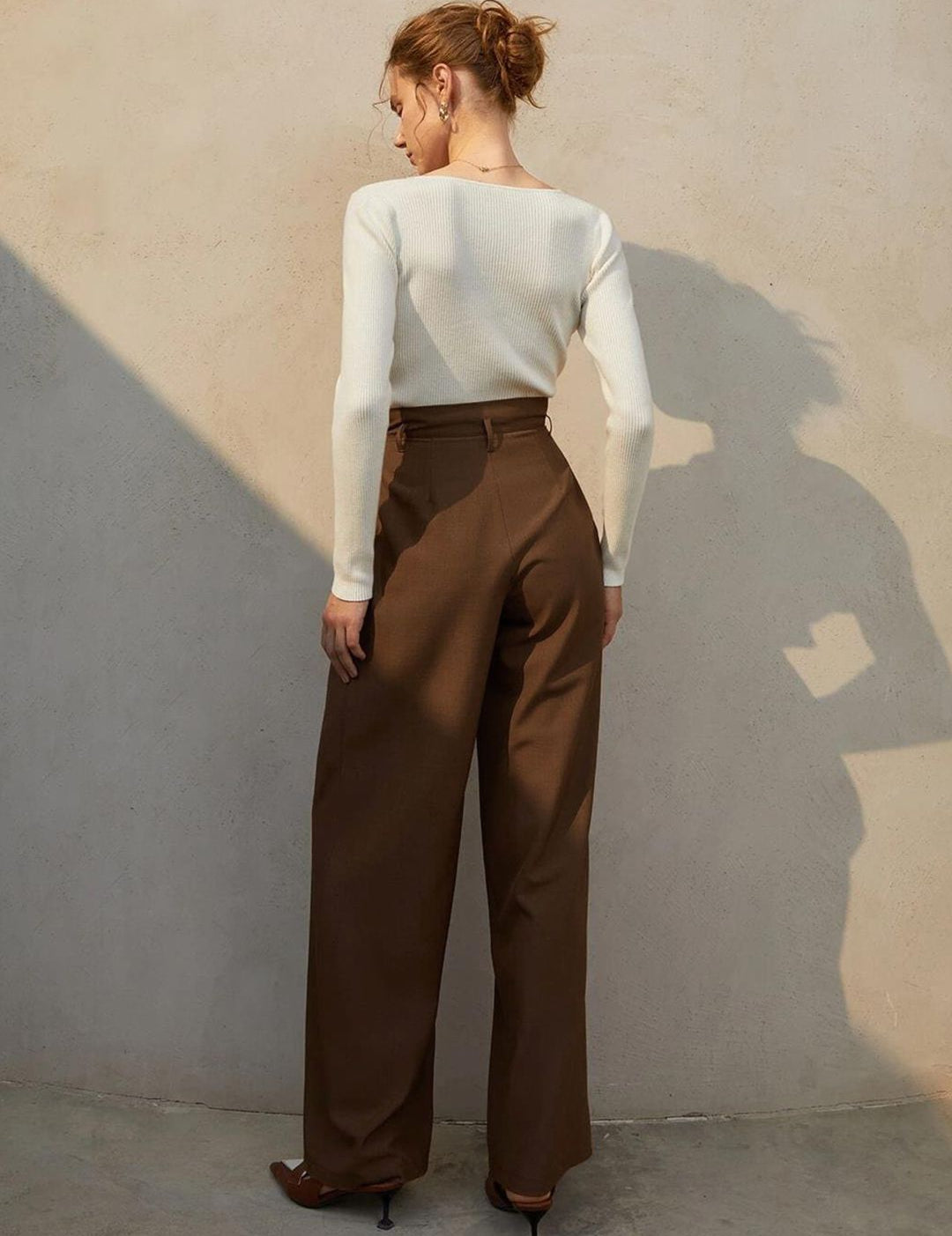 Kotty Women Relaxed Straight Leg Straight Fit High-Rise Cotton Pleated Trousers