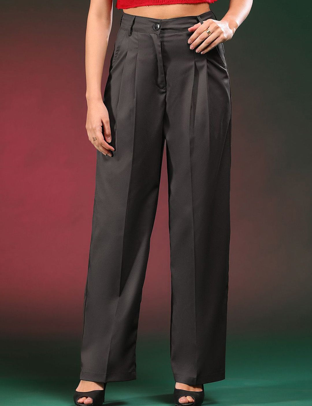 KOTTY BIZwear Women Relaxed Straight Fit Mid-Rise Easy Wash Pleated Parallel Trousers