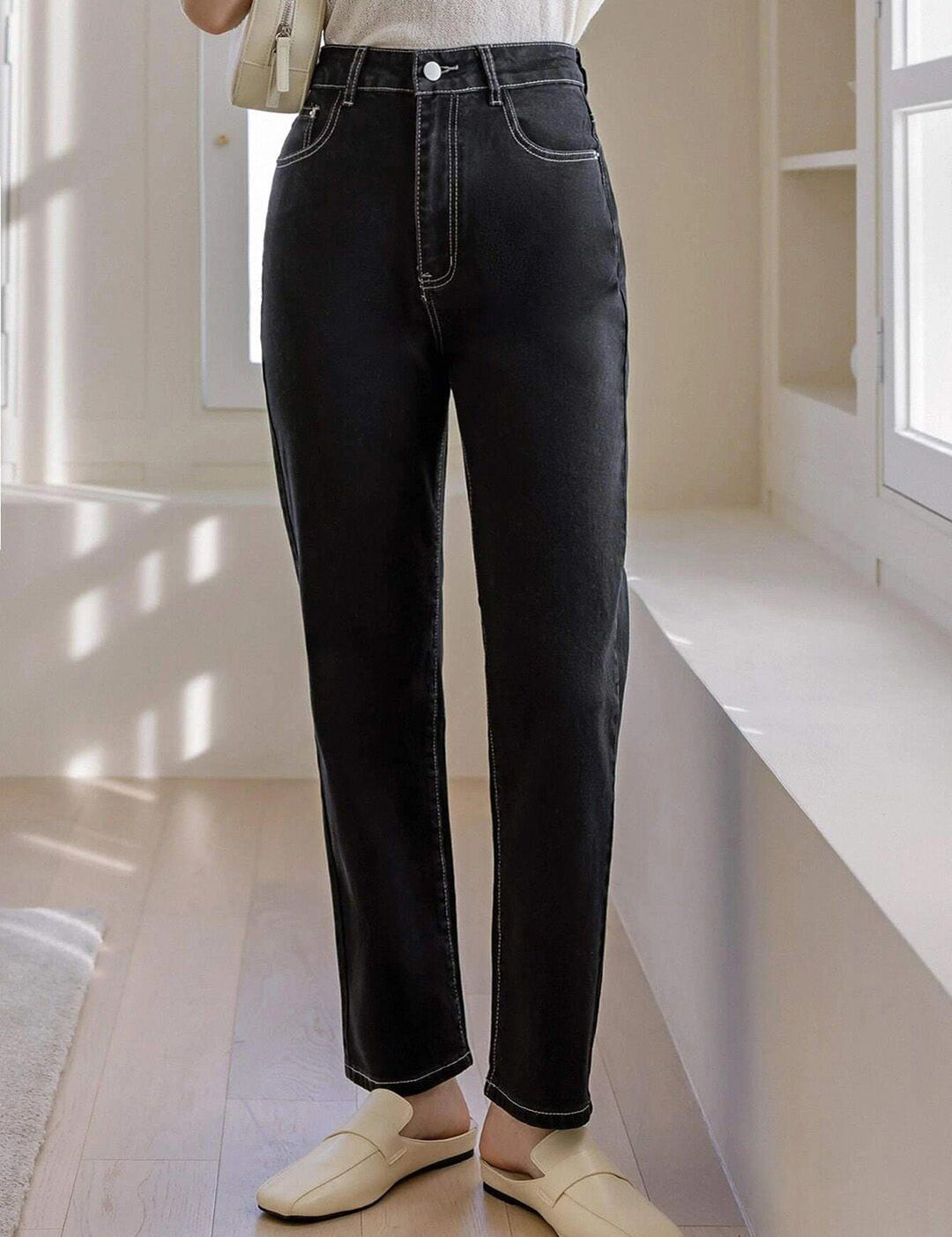 Kotty Women Black Jean Straight Fit High-Rise Stretchable Jeans