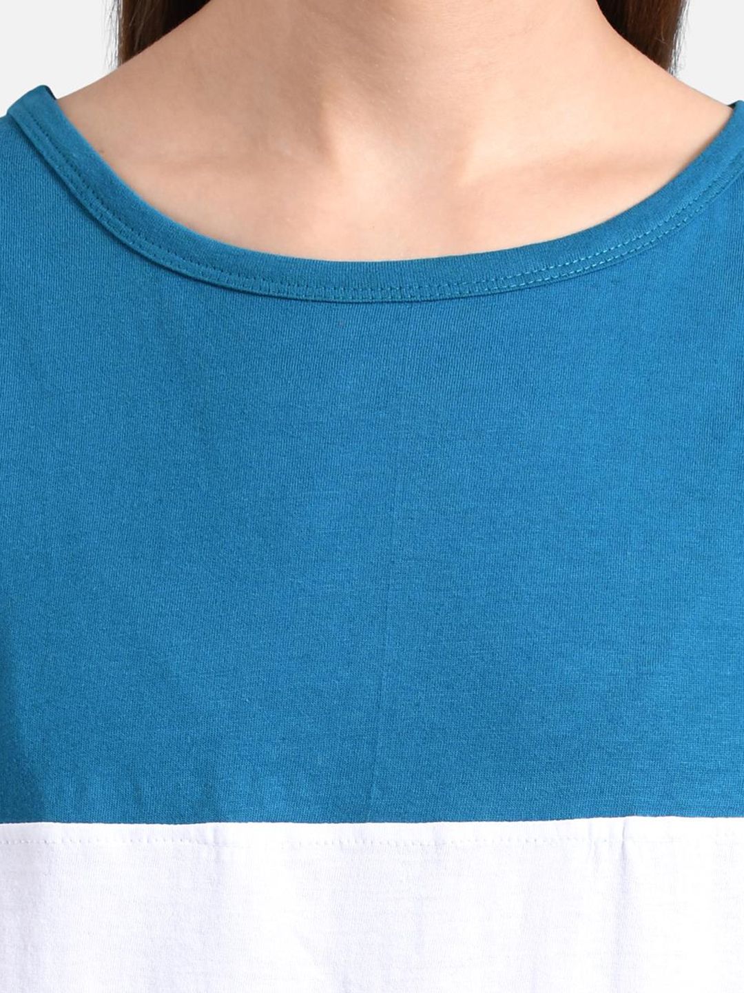 Kotty Women White & Blue Colourblocked V-Neck T-shirt