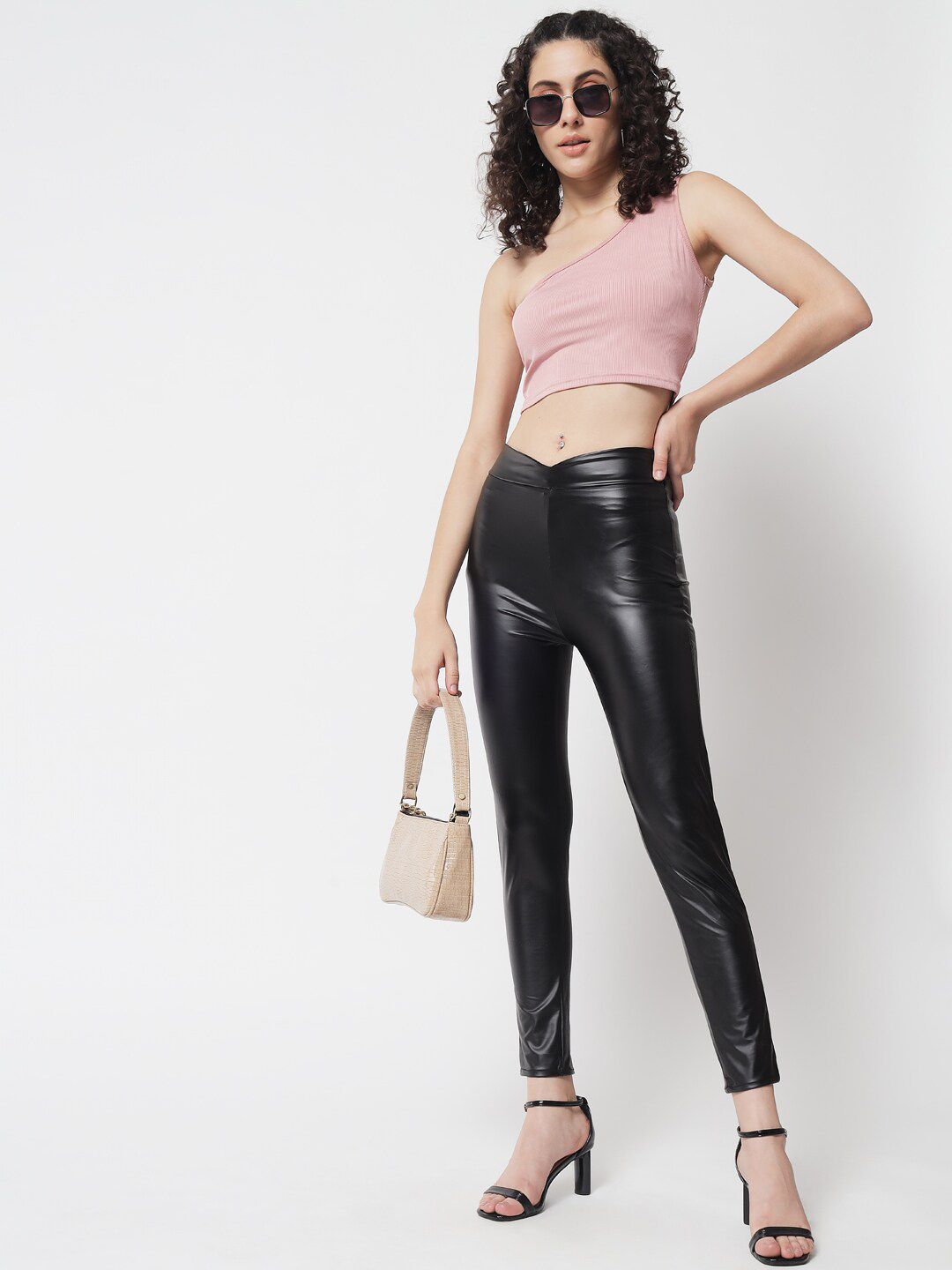 Kotty Women Black Relaxed Skinny Fit Trousers