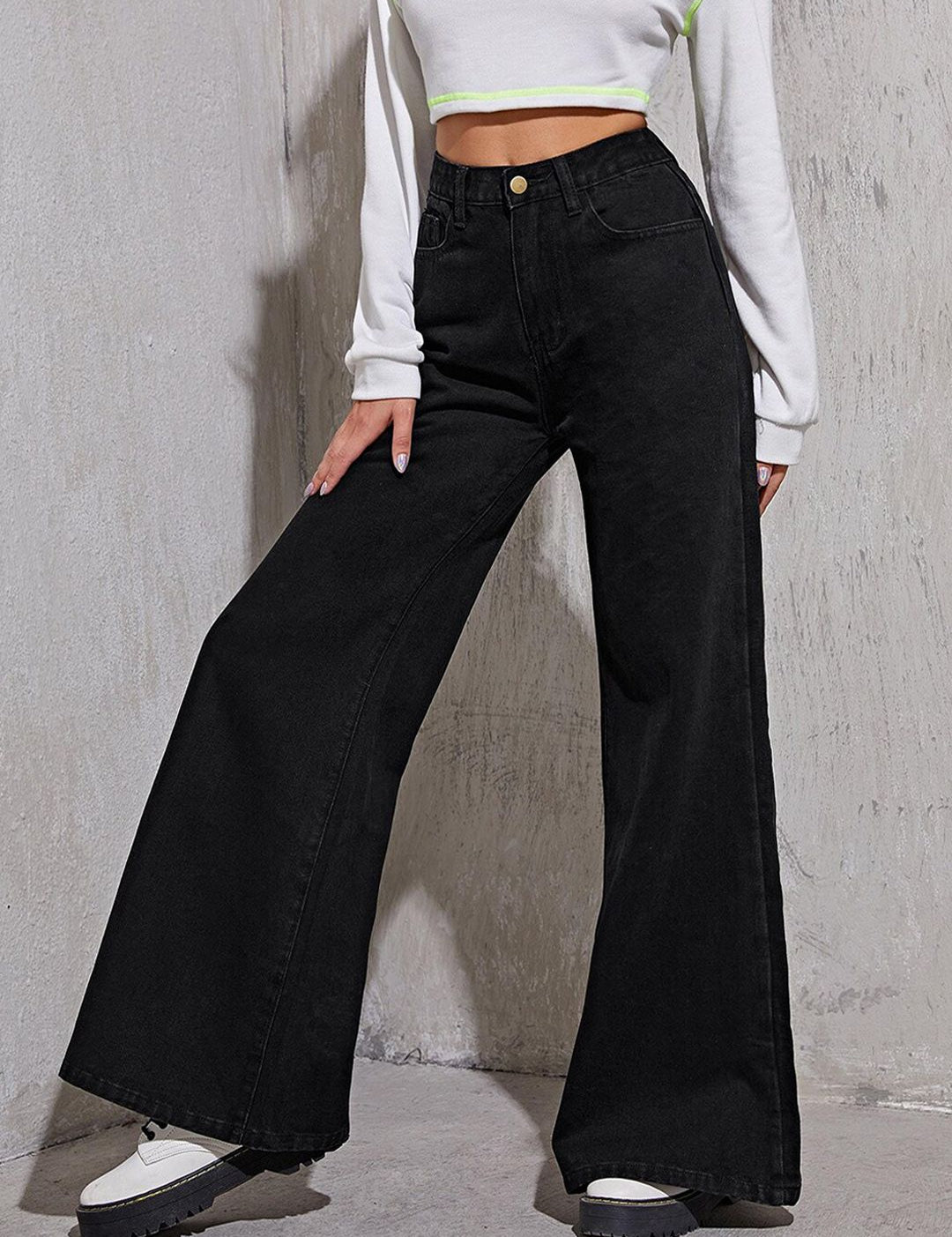 Kotty Women Flared High-Rise Stretchable Jeans