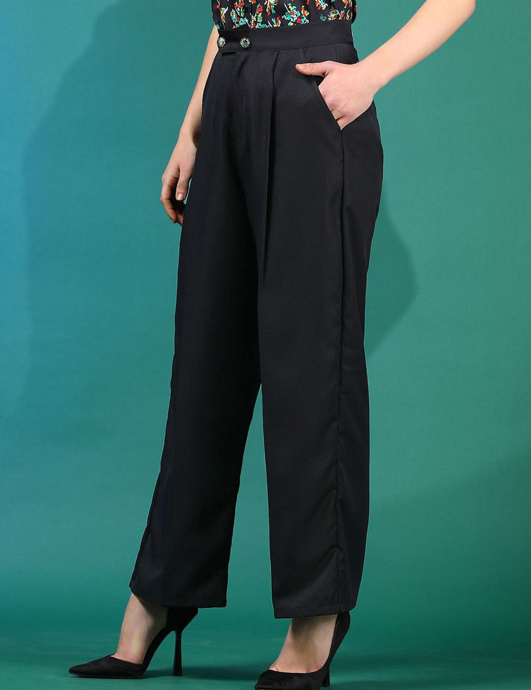 Kotty Women Solid Relaxed High-Rise Easy Wash Pleated Trousers