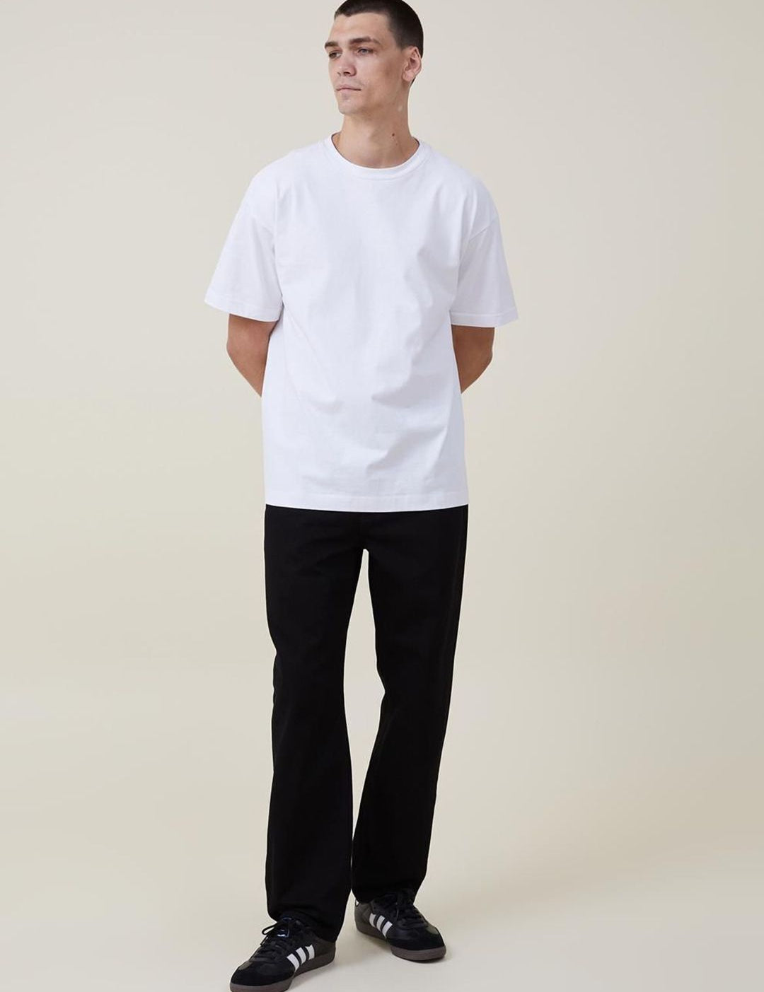 Kotty Men Black Jean Straight Fit Low-Rise Clean Look Stretchable Jeans