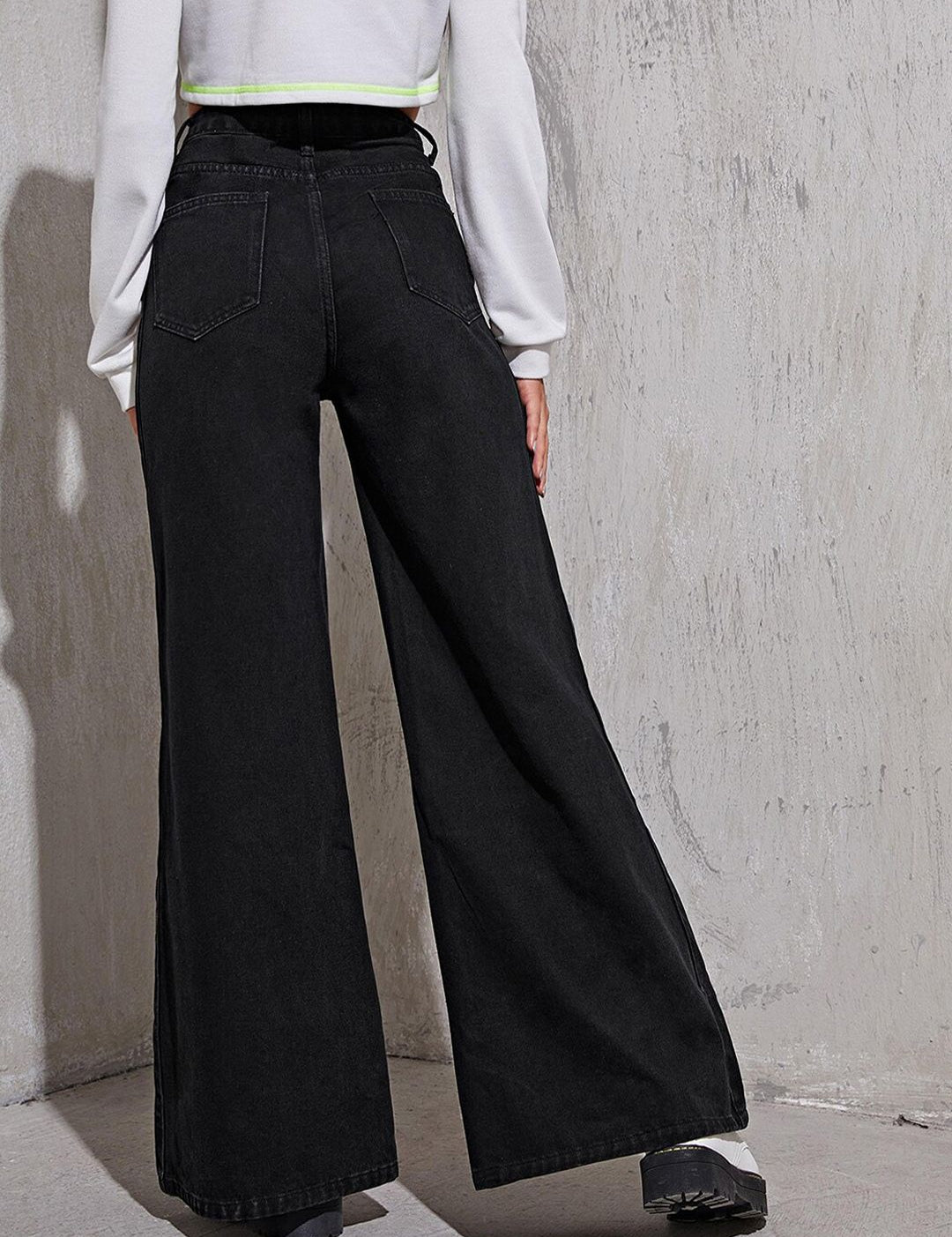 Kotty Women Flared High-Rise Stretchable Jeans