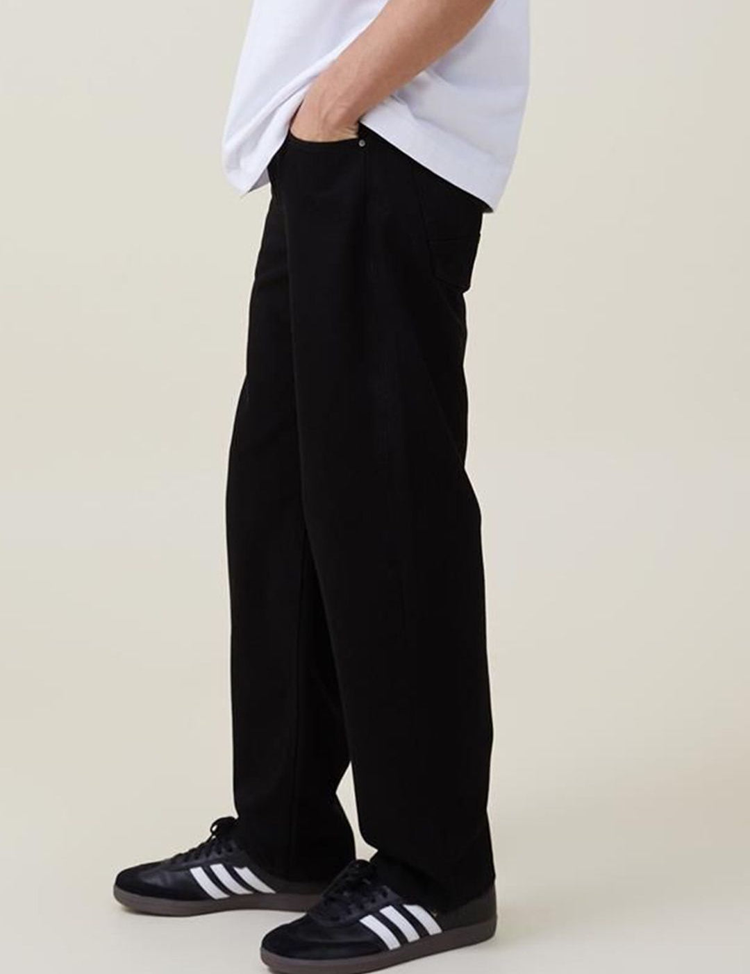 Kotty Men Black Jean Straight Fit Low-Rise Clean Look Stretchable Jeans