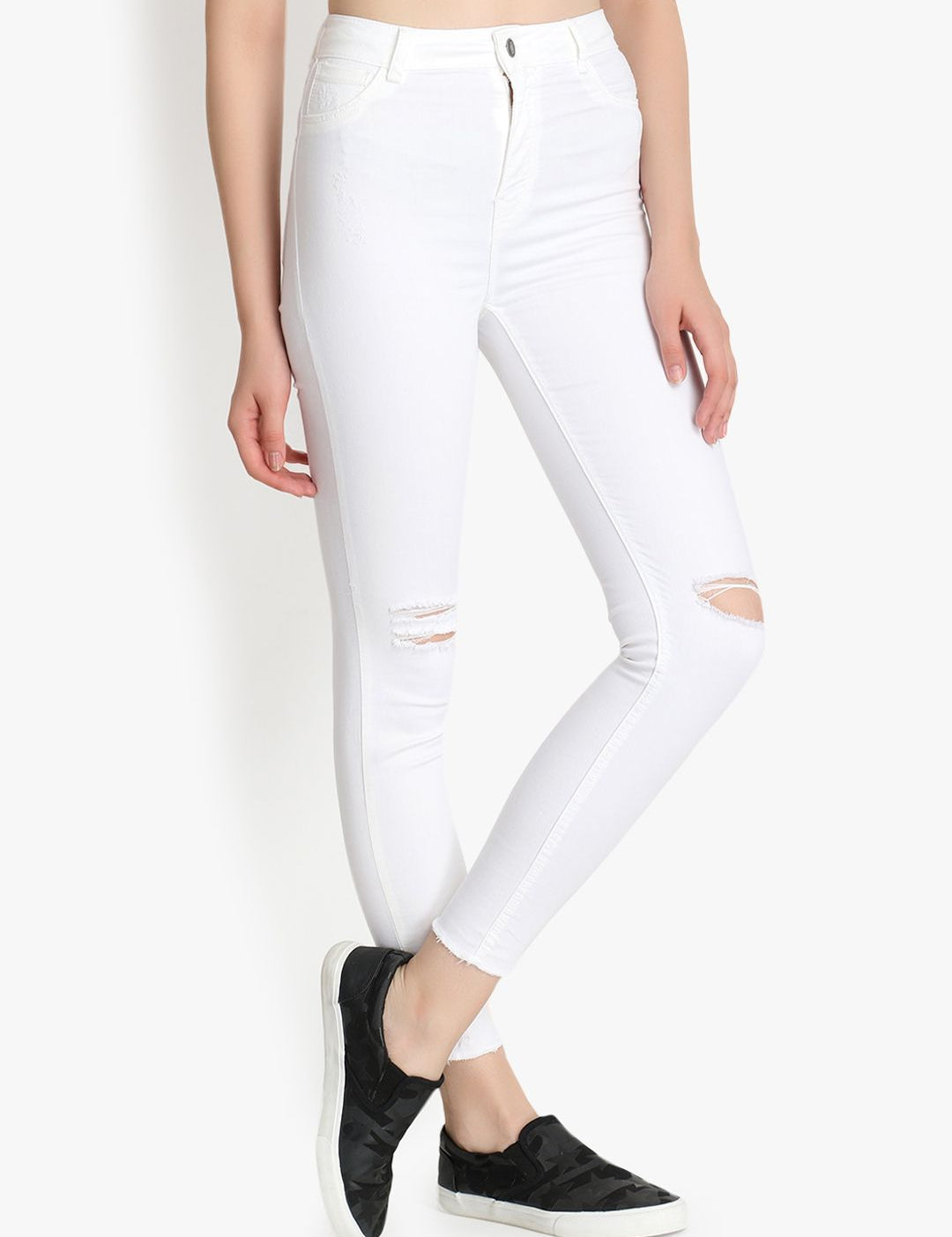 Kotty Women White Skinny Fit High-Rise Slash Knee Stretchable Jeans