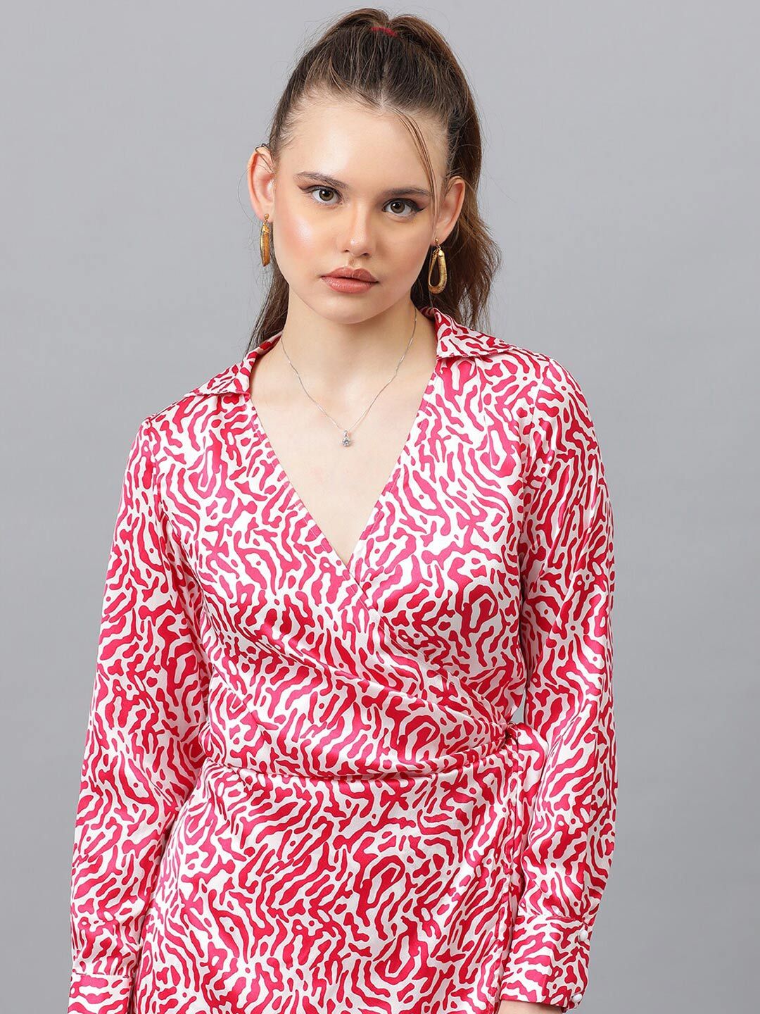 Kotty Pink & White Abstract Printed Puffed Sleeves Satin Midi Dress