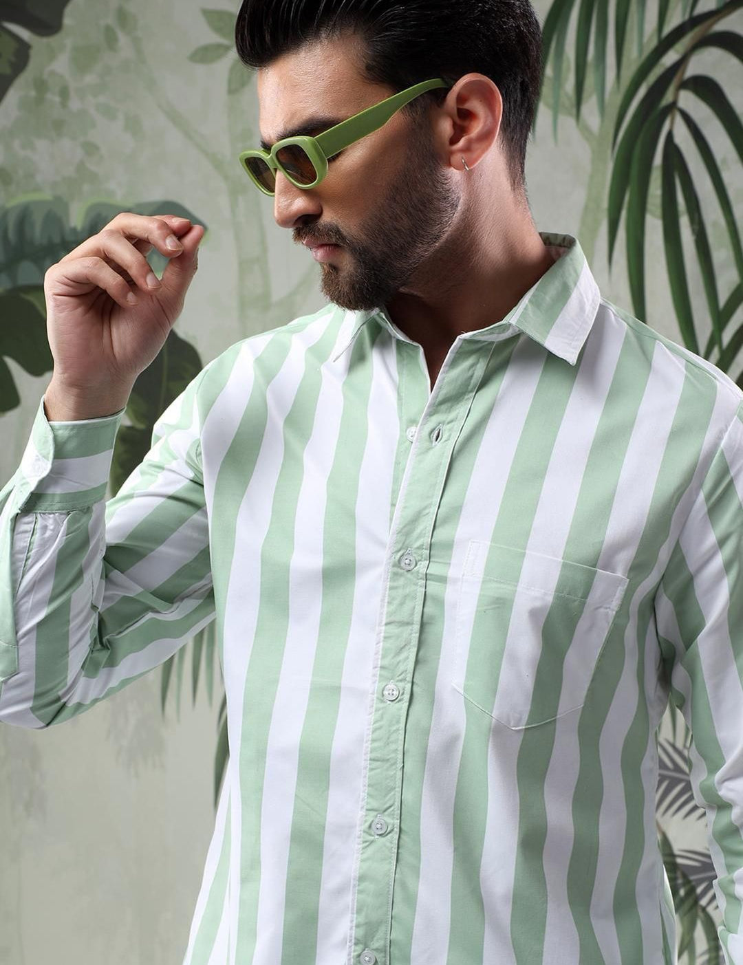 Kotty Men Spread Collar Vertical Striped Casual Shirt