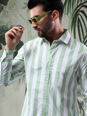Kotty Men Spread Collar Vertical Striped Casual Shirt