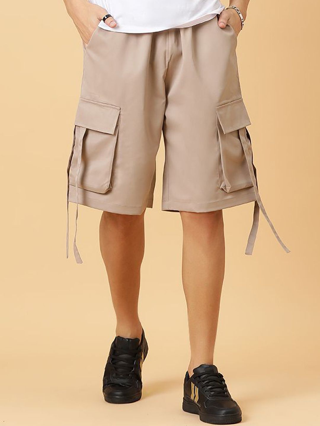 Kotty Men Low-Rise Cargo Shorts