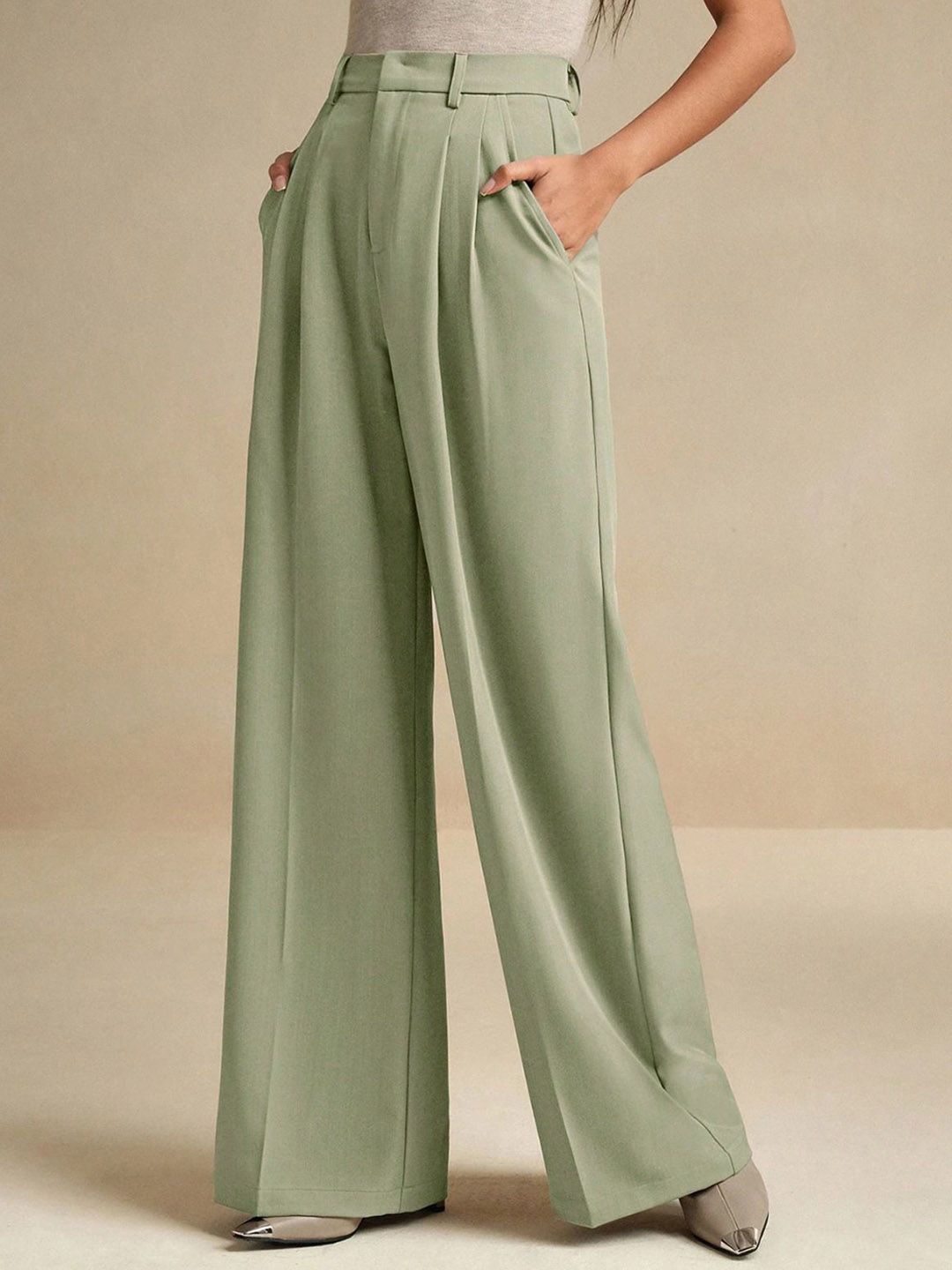 Kotty Women Relaxed Straight Leg High-Rise Pleated Trousers