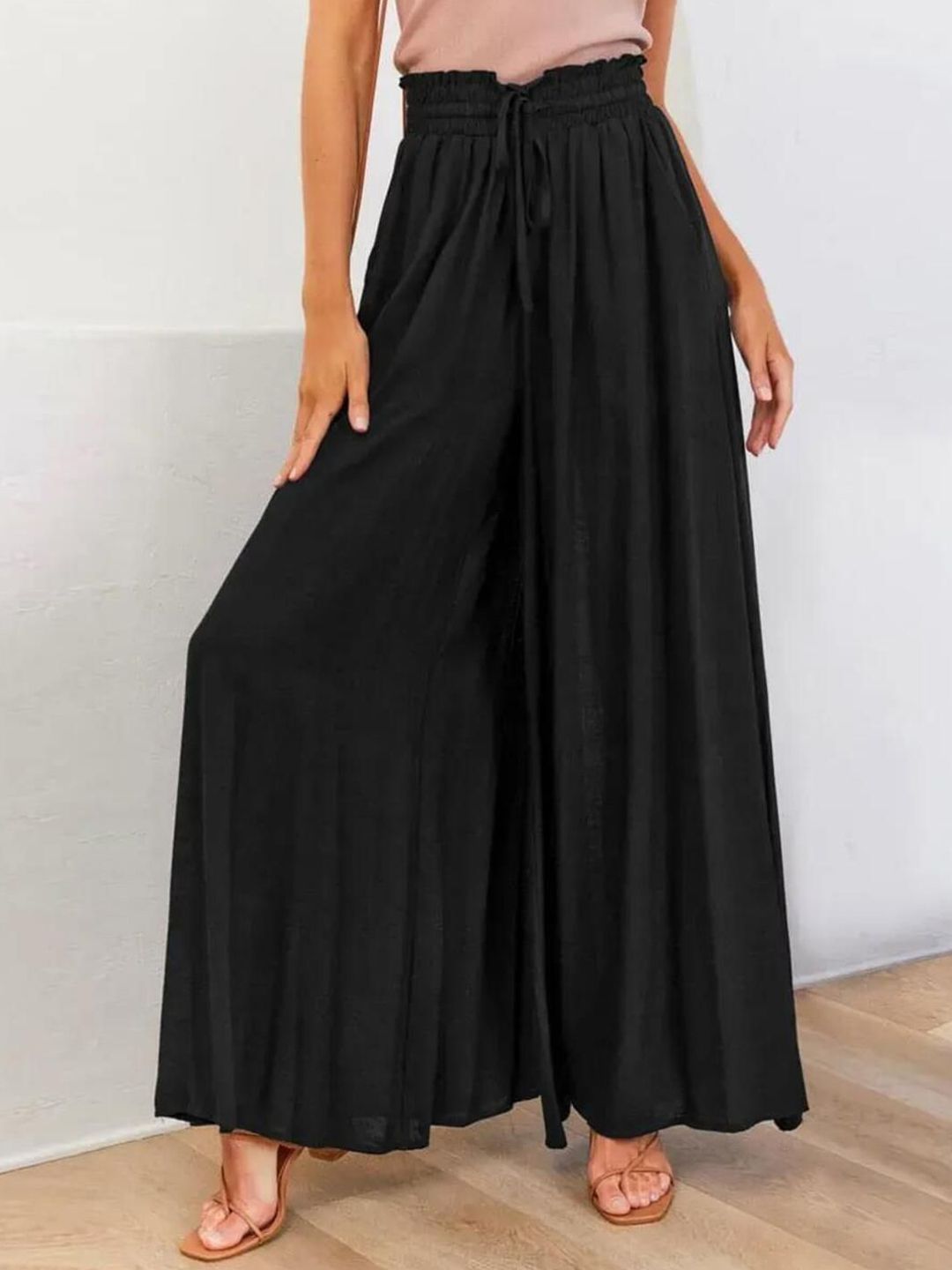 Kotty Women Loose Fit High-Rise Easy Wash Pleated Linen Trousers