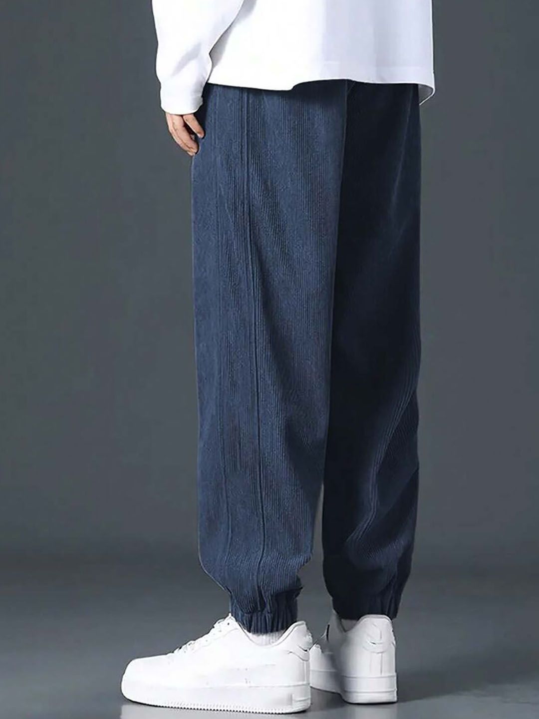 Kotty Men Relaxed High-Rise Corduroy Joggers Trousers