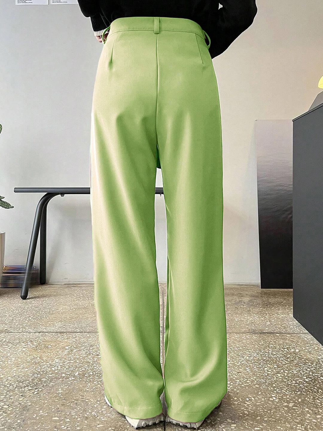 Kotty Women Easy Wash Pleated Mid-Rise Parallel Trousers