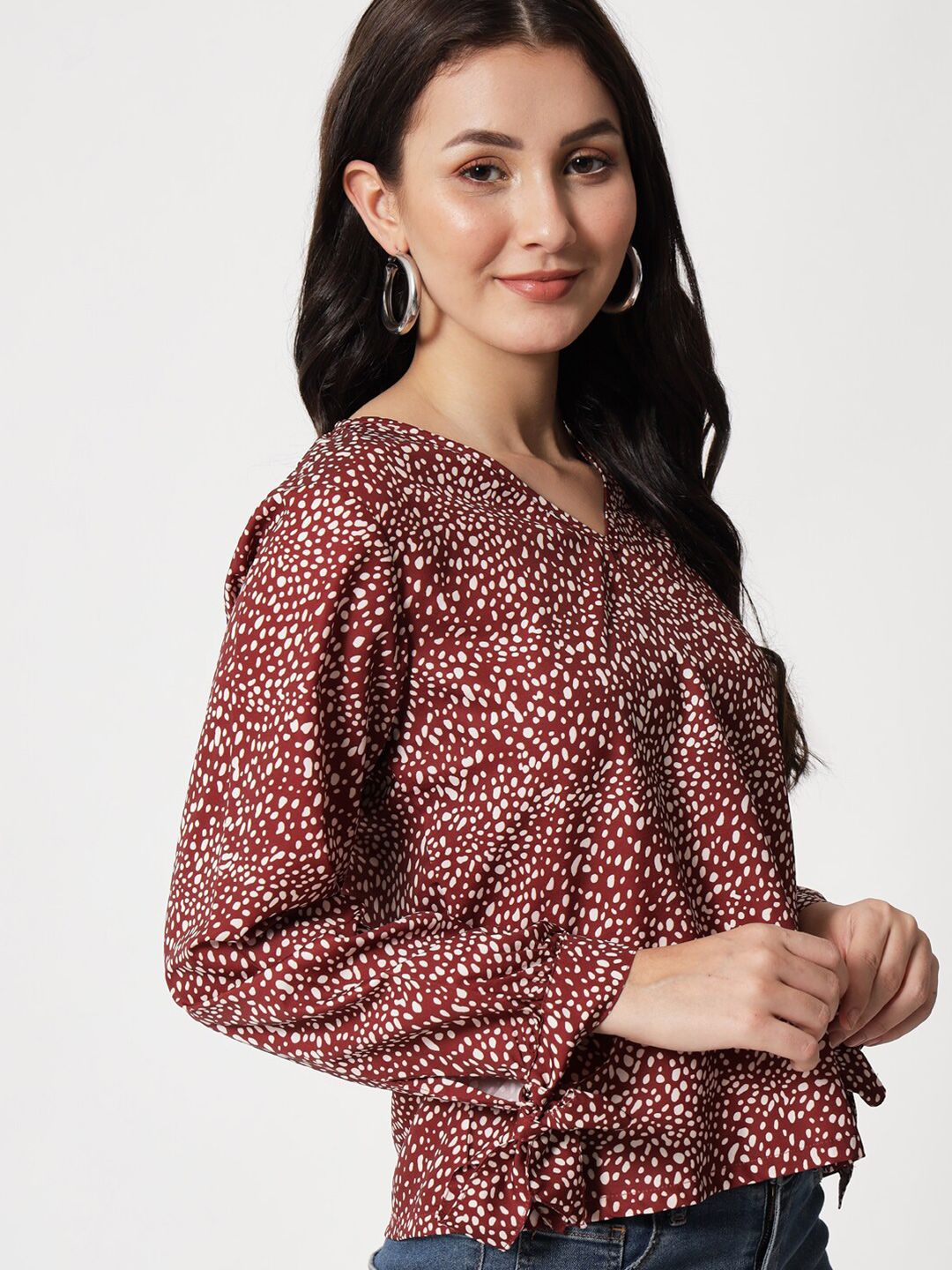 Kotty Abstract Printed V-Neck Crepe Top