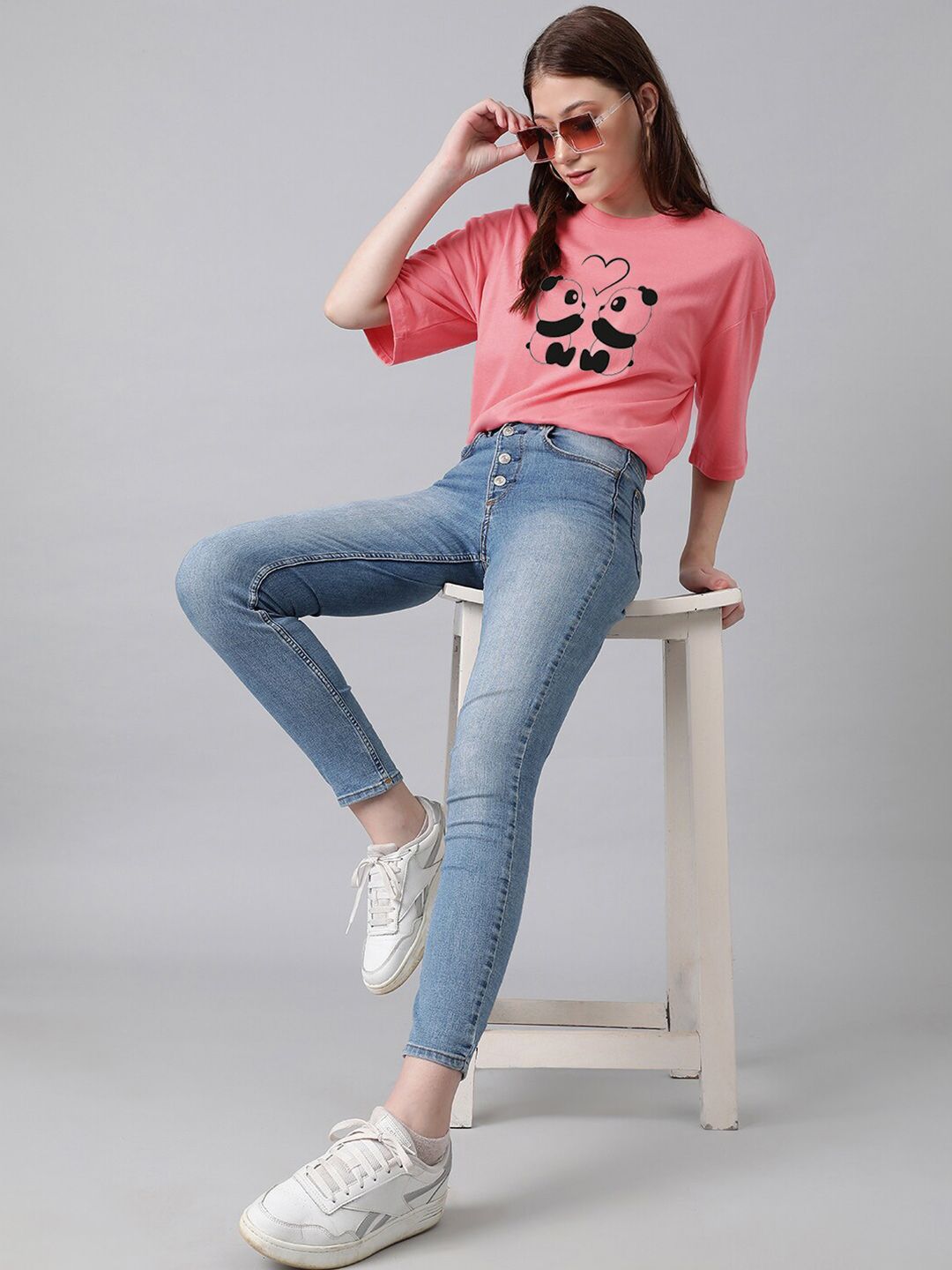 Kotty Graphic Printed Drop Shoulder Sleeves Oversized T-shirt