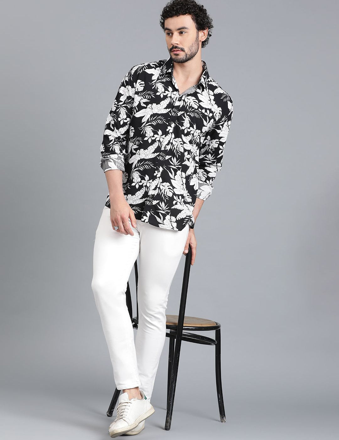 Kotty Men Spread Collar Tropical Printed Casual Shirt