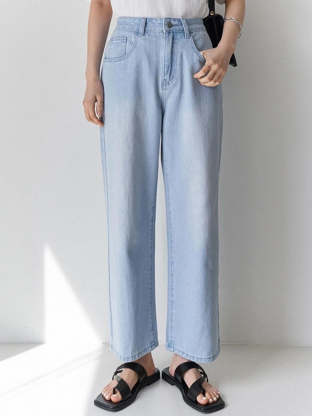 Kotty Women Relaxed Fit High-Rise Clean Look Heavy Fade Stretchable Jeans