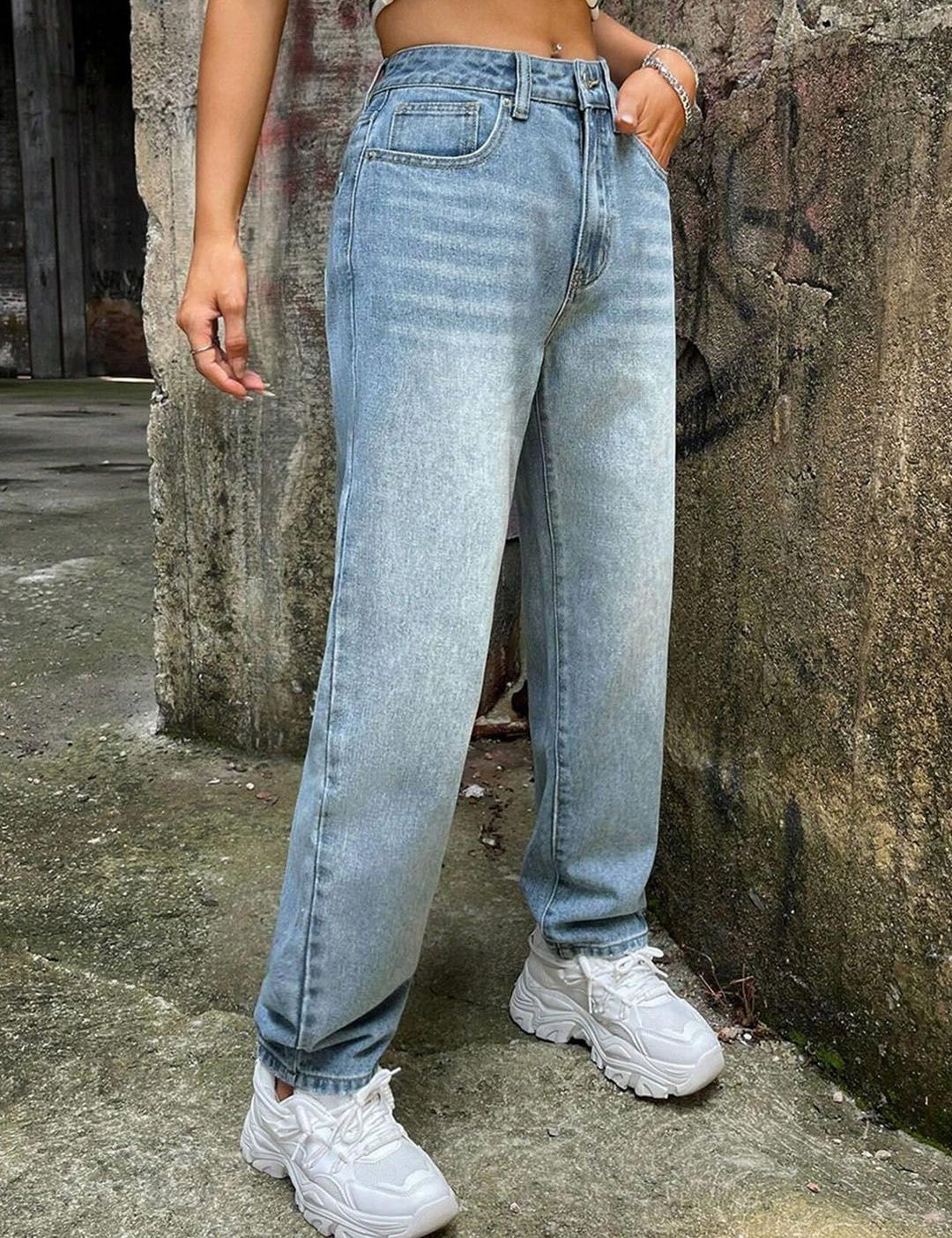 Kotty Women Blue Jean Tapered Fit High-Rise Clean Look Light Fade Stretchable Jeans