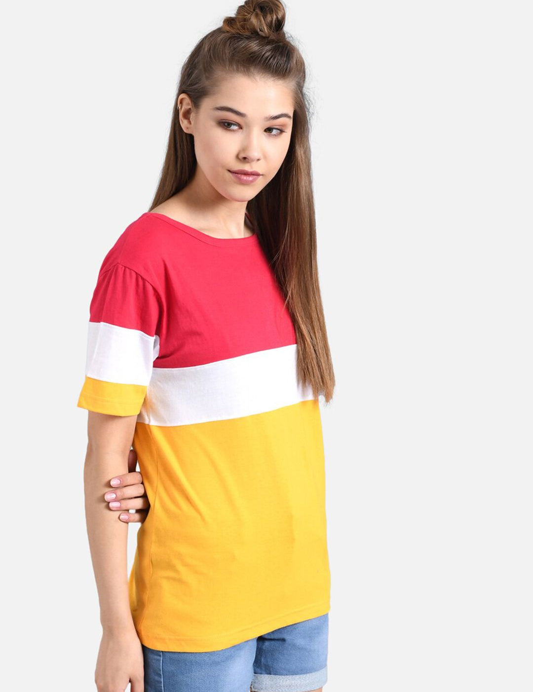 Kotty Women Peach-Coloured & White Colourblocked Round Neck T-shirt