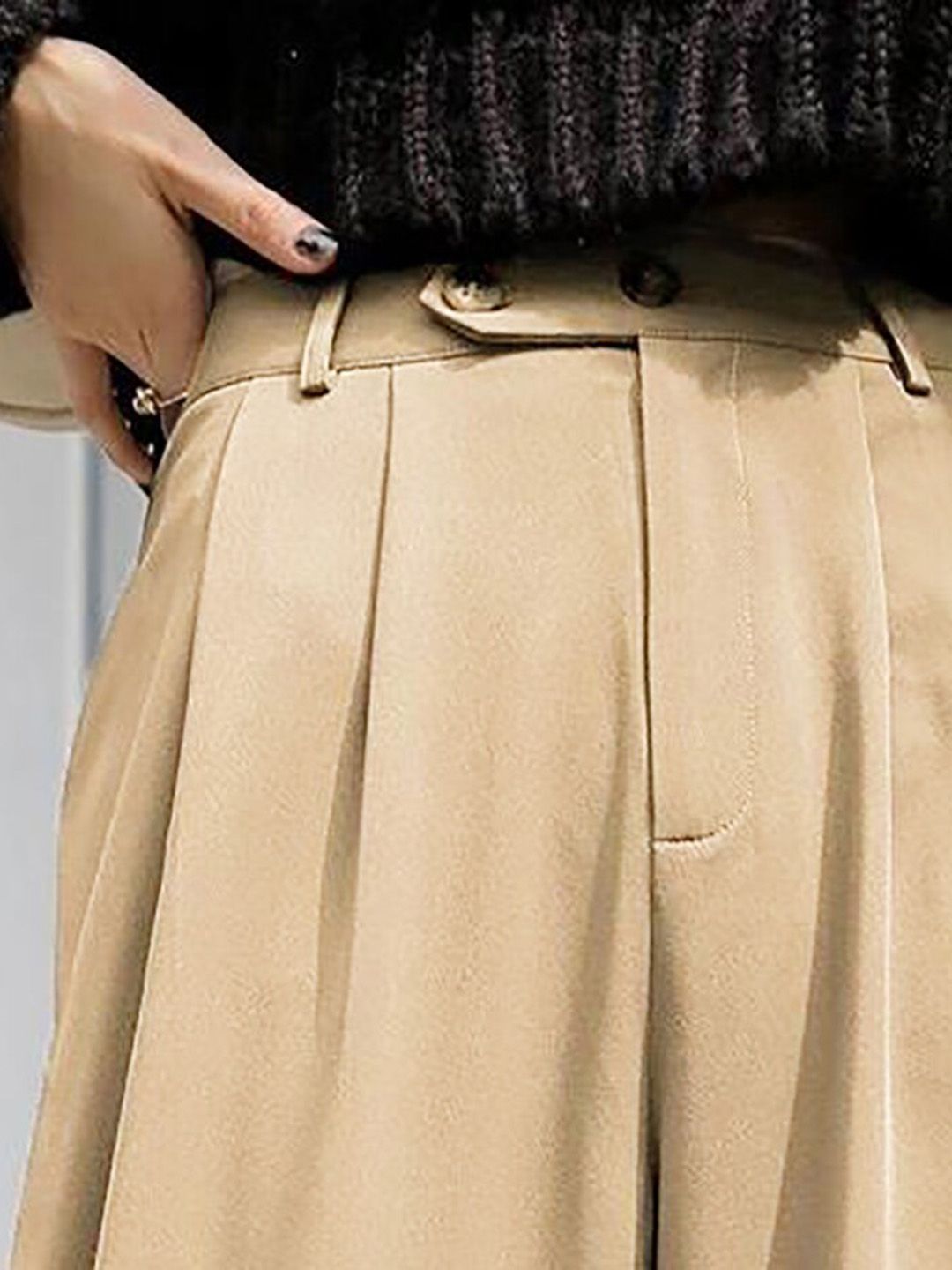 CURVE BY KOTTY Women Relaxed Straight Leg Fit High-Rise Easy Wash Pleated Trousers