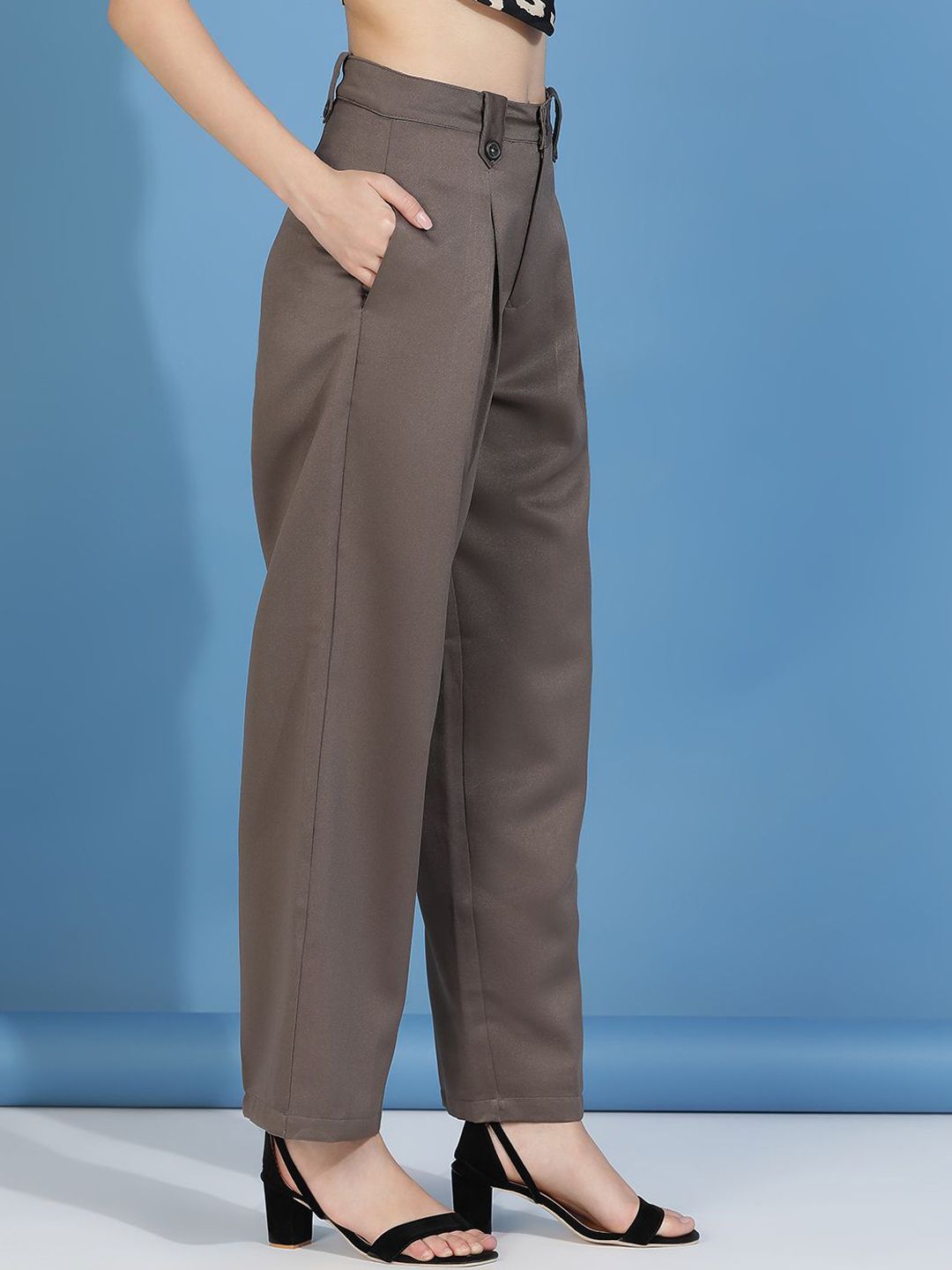 Kotty Women Relaxed Straight Fit High-Rise Easy Wash Pleated Parallel Trousers