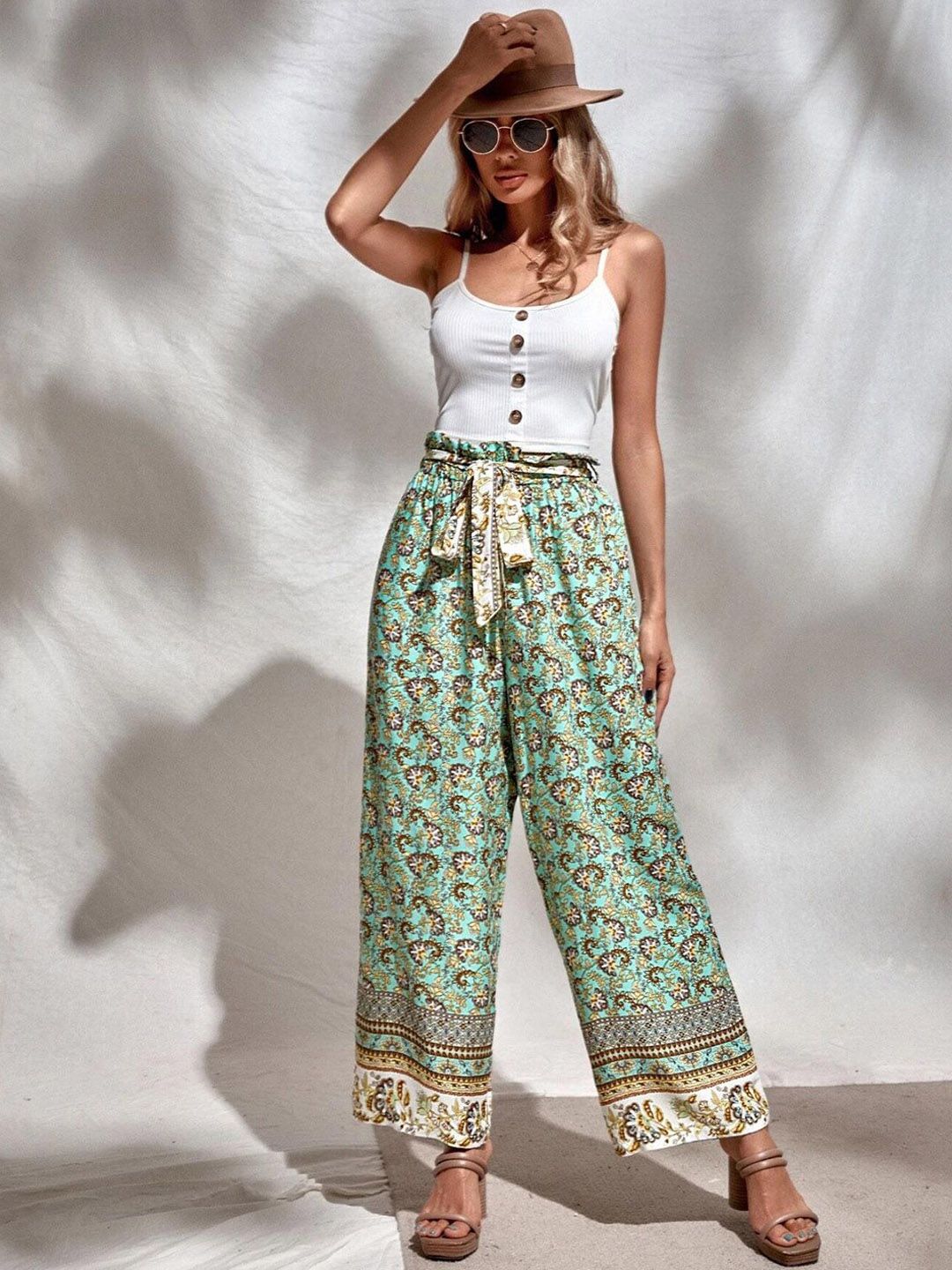 Kotty Women Green Floral Printed Trousers