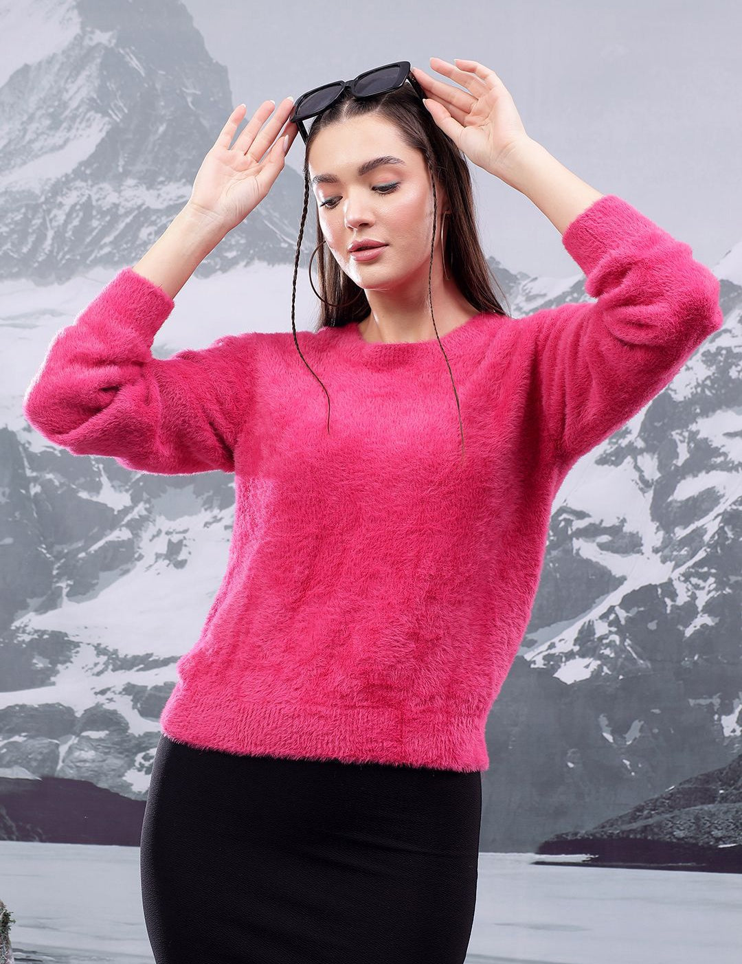 Kotty Women Solid Round Neck Pullover