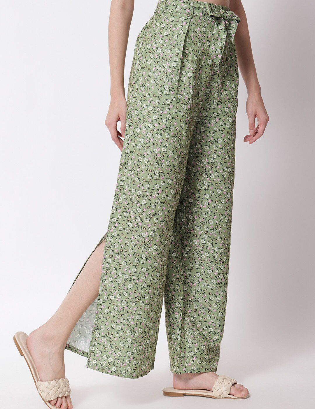 Kotty Women Green Floral Printed Relaxed Flared High-Rise Easy Wash Pleated Trousers