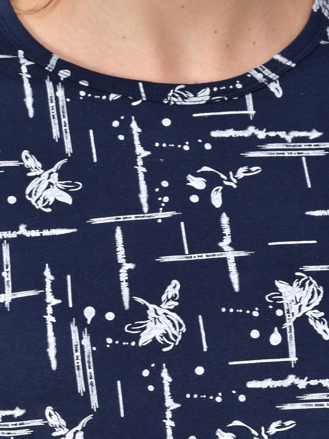 Kotty Women Blue & White Printed Night Suit