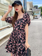 Kotty Black & Pink Floral Printed Sweetheart Neck Puff Sleeves Crepe Fit & Flare Dress