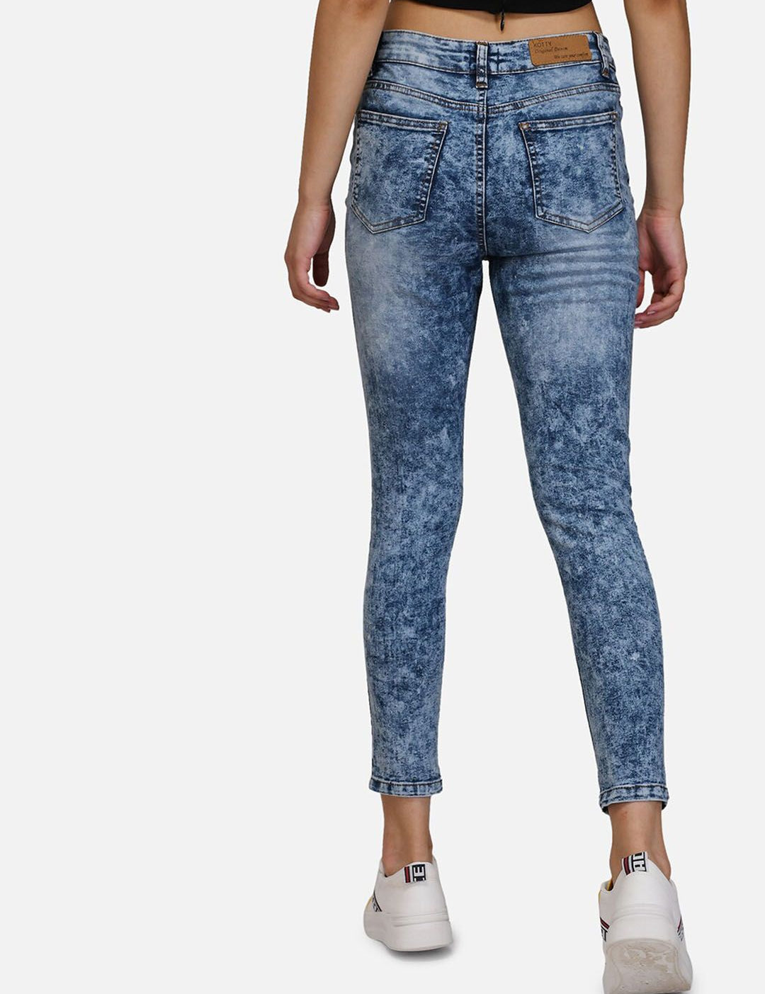 Kotty Women Blue Super Skinny Fit Mid-Rise Clean Look Jeans