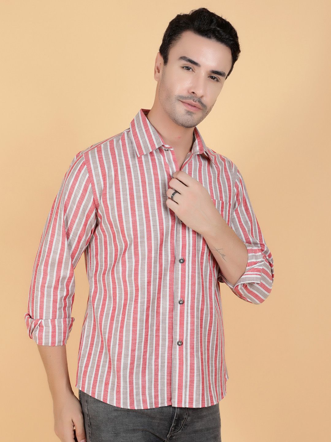 Kotty Men Relaxed Fit Spread Collar Striped Casual Shirt